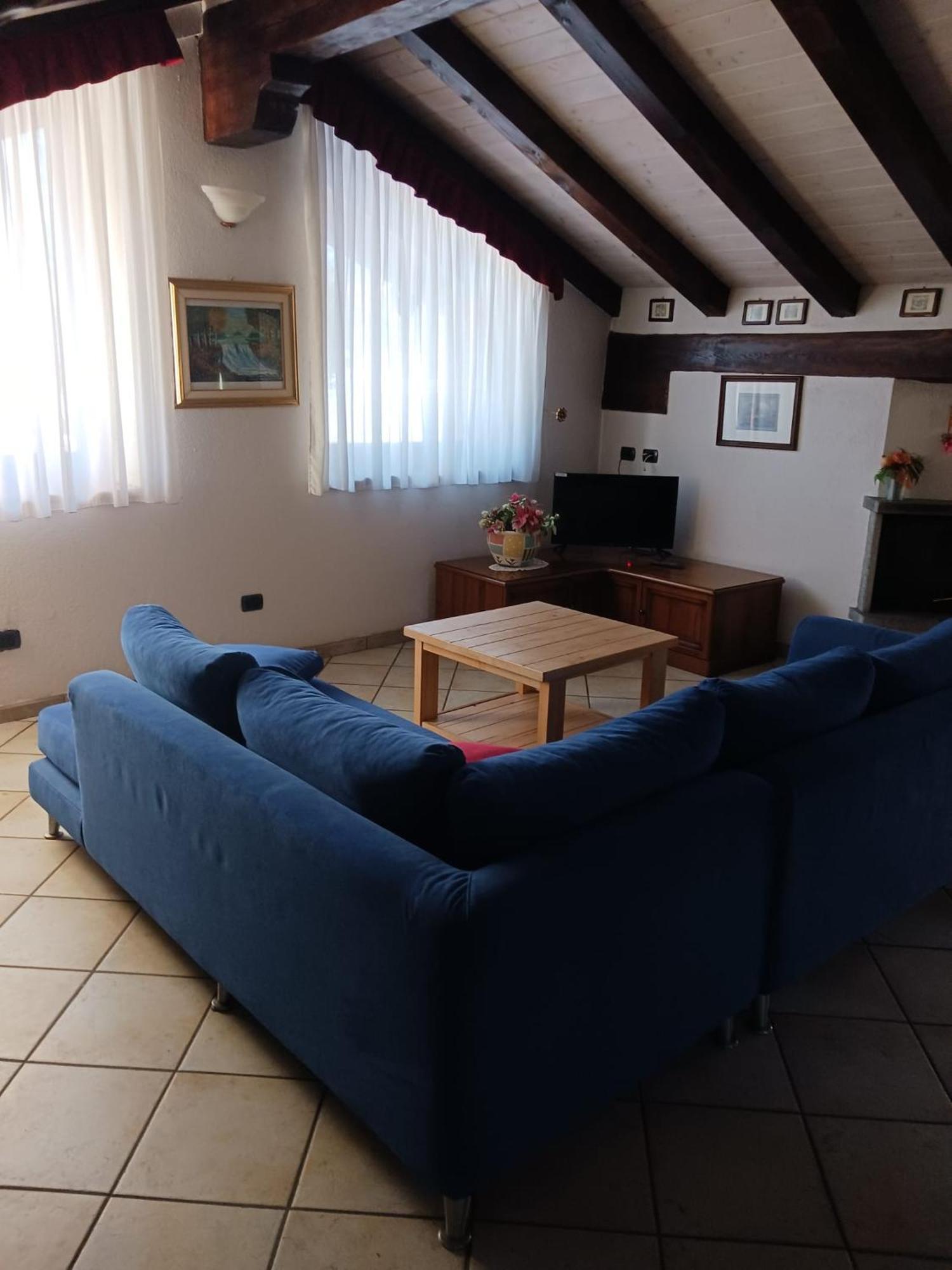 Au Petit Chevrot Aparthotel Aosta