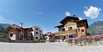 Au Petit Chevrot Aparthotel Aosta