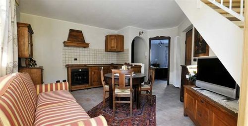 Au Petit Chevrot Aparthotel