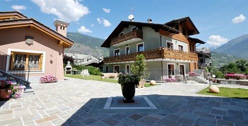 Aparthotel Au Petit Chevrot Aosta